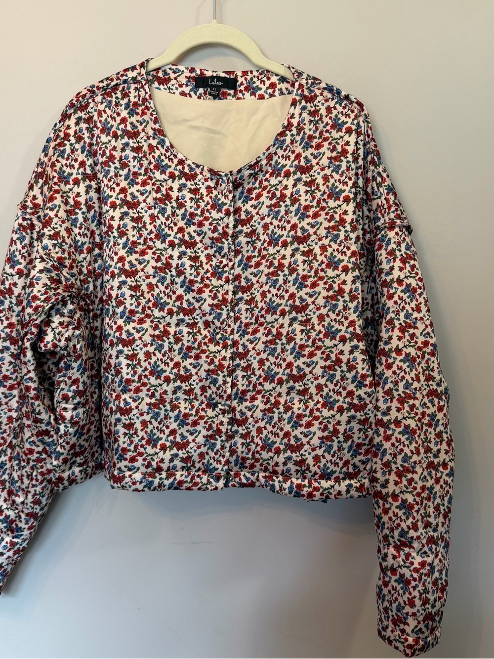 Lulus Women's Floral Quilted Jacket - White with Red & Blue Floral Print NWOT